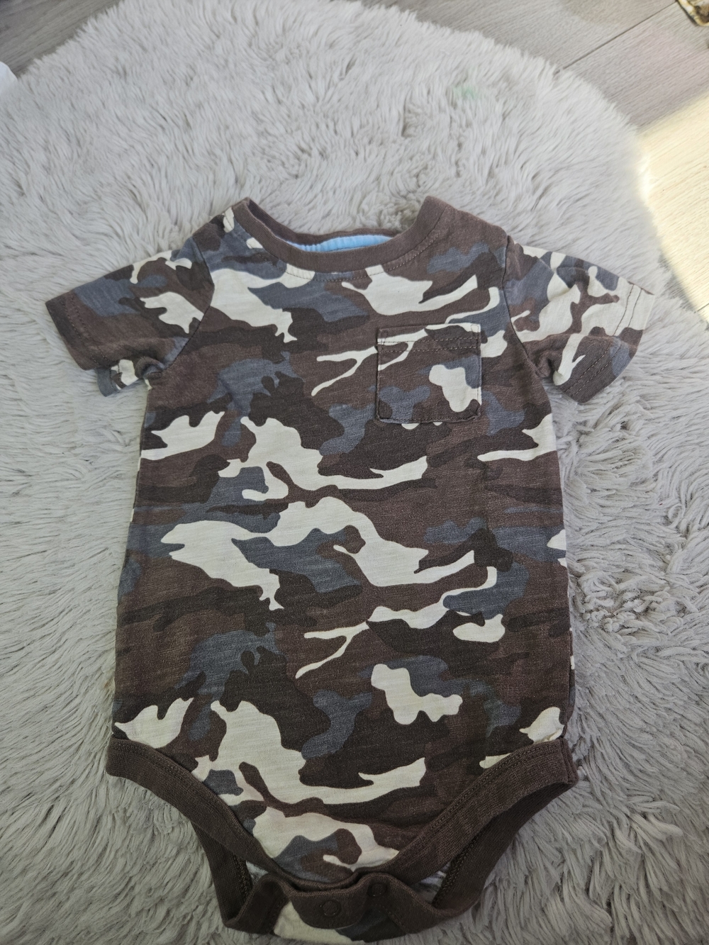 George Camo Pocket Short Sleeve Bodysuit 12-18M🩷